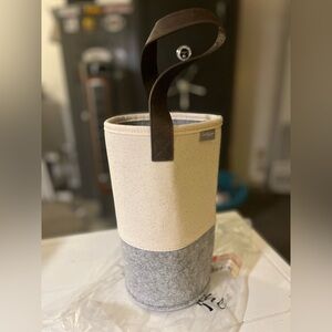 NWT ThirtyOne Felt Wine & Gift Bag